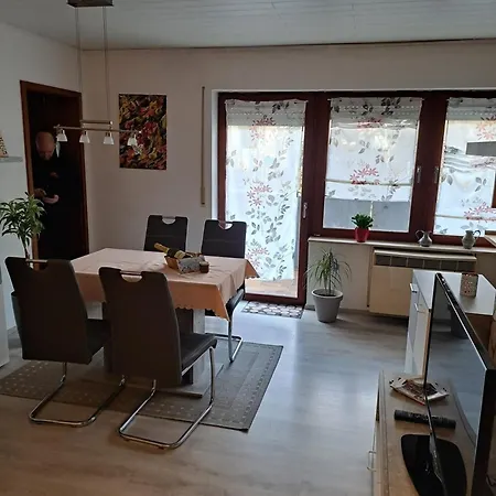 Wasgauer Felsen Und Seenland *